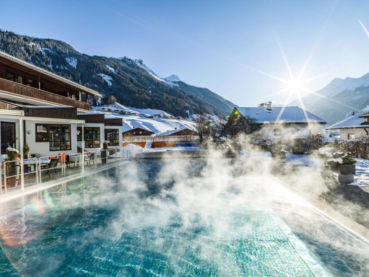 Happy Stubai Hotel Neustift im Stubaital Exterior photo