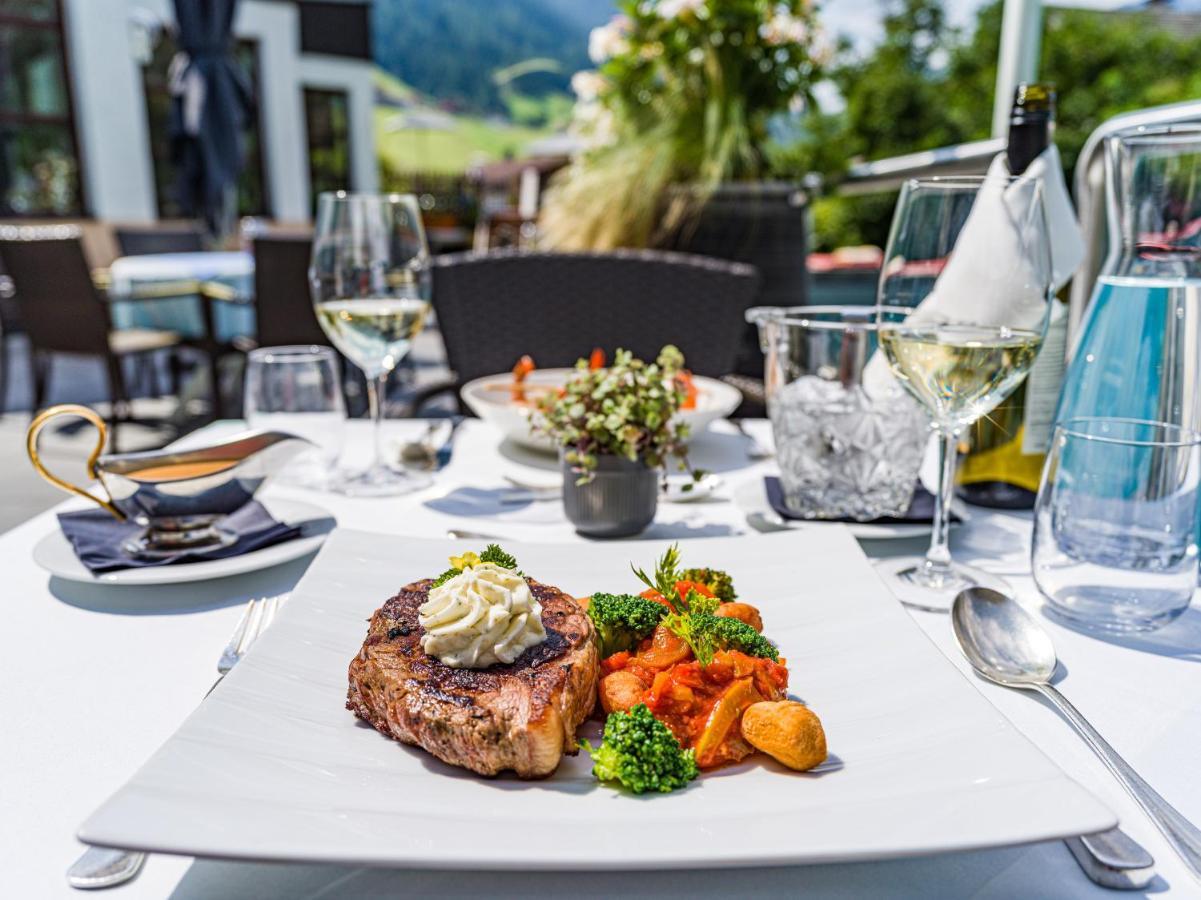 Happy Stubai Hotel Neustift im Stubaital Exterior photo