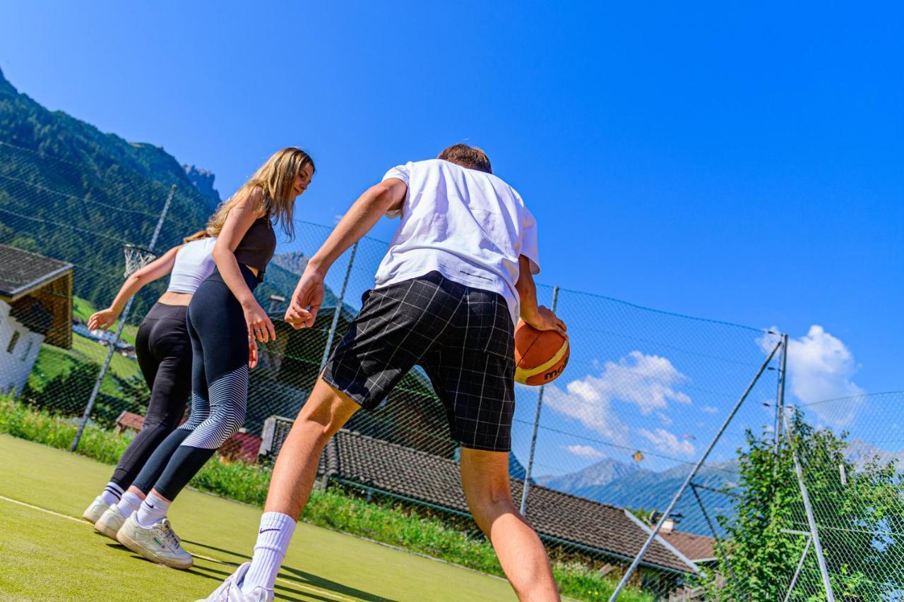 Happy Stubai Hotel Neustift im Stubaital Exterior photo