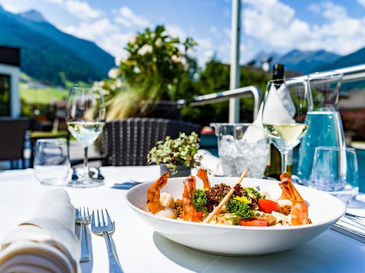Happy Stubai Hotel Neustift im Stubaital Exterior photo