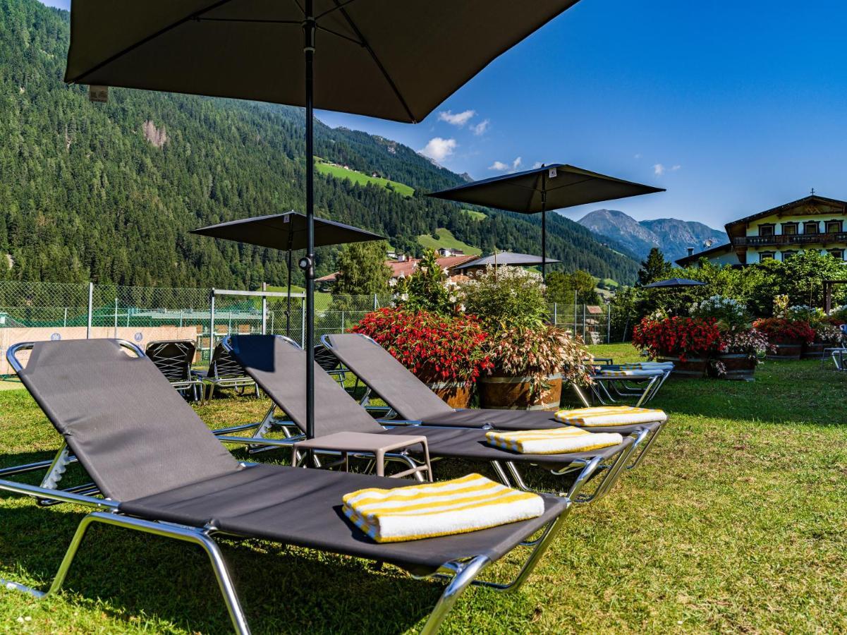 Happy Stubai Hotel Neustift im Stubaital Exterior photo