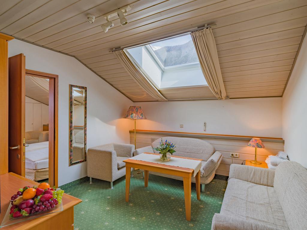 Happy Stubai Hotel Neustift im Stubaital Exterior photo