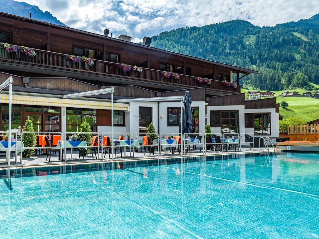 Happy Stubai Hotel Neustift im Stubaital Exterior photo