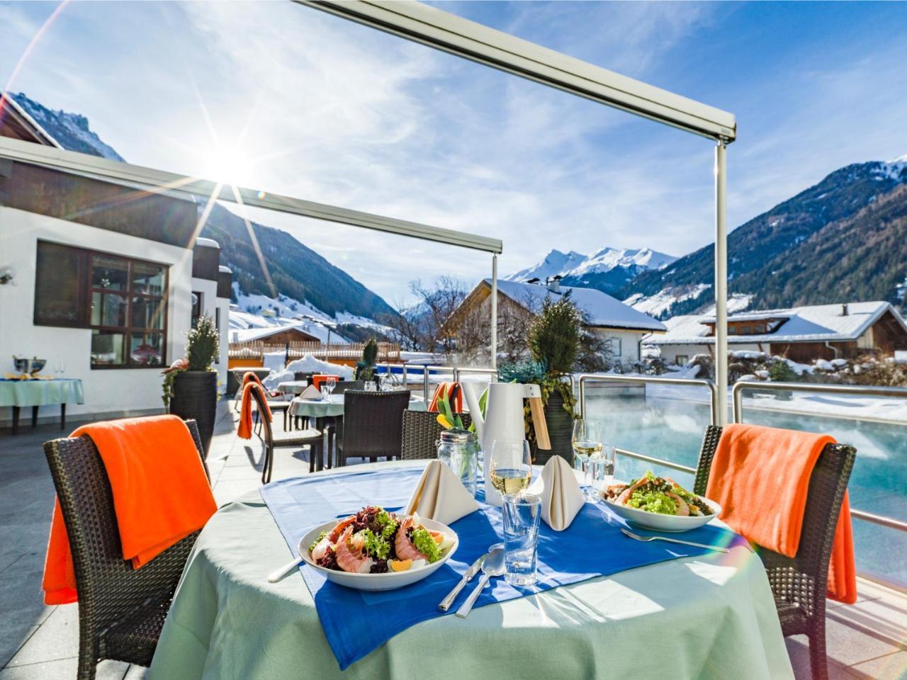Happy Stubai Hotel Neustift im Stubaital Exterior photo